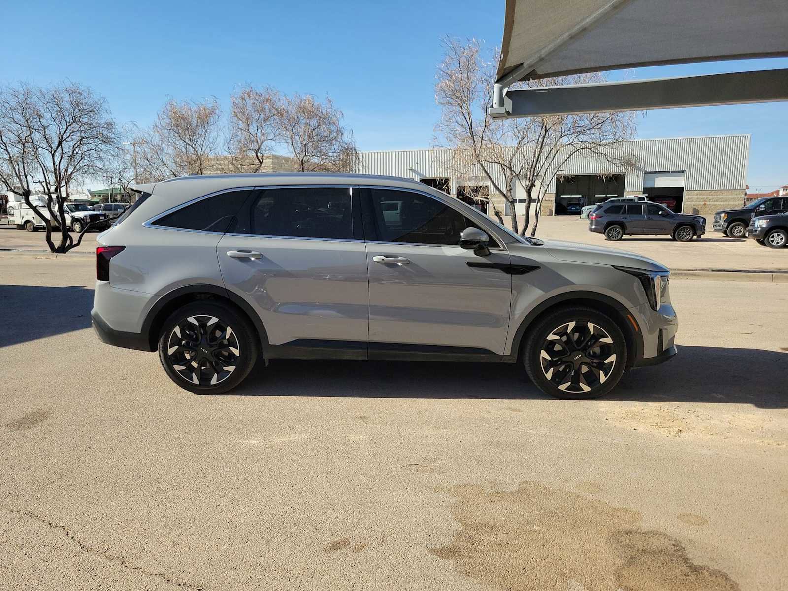 Used 2025 Kia Sorento EX image 9