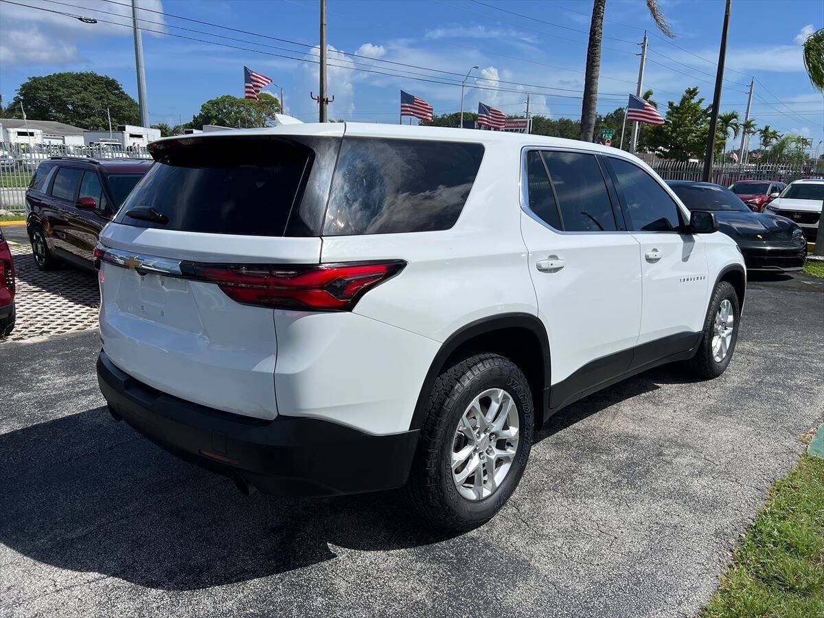 Used 2023 Chevrolet Traverse LS FWD image 5