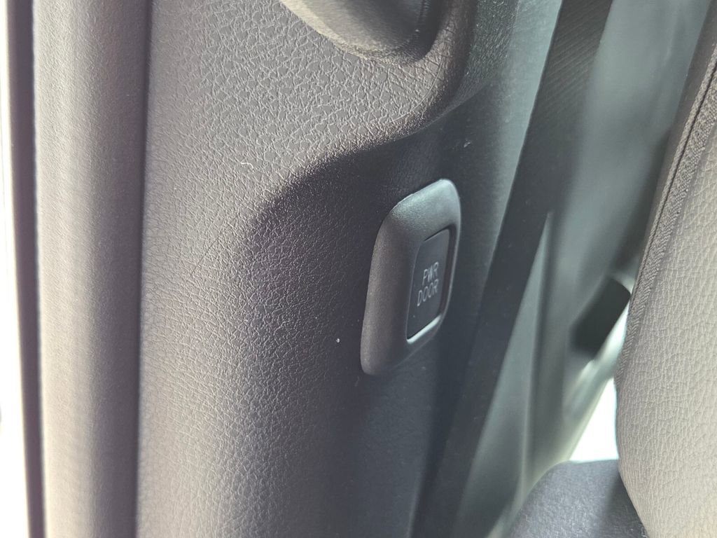 New 2026 Toyota Sienna Limited FWD image 9