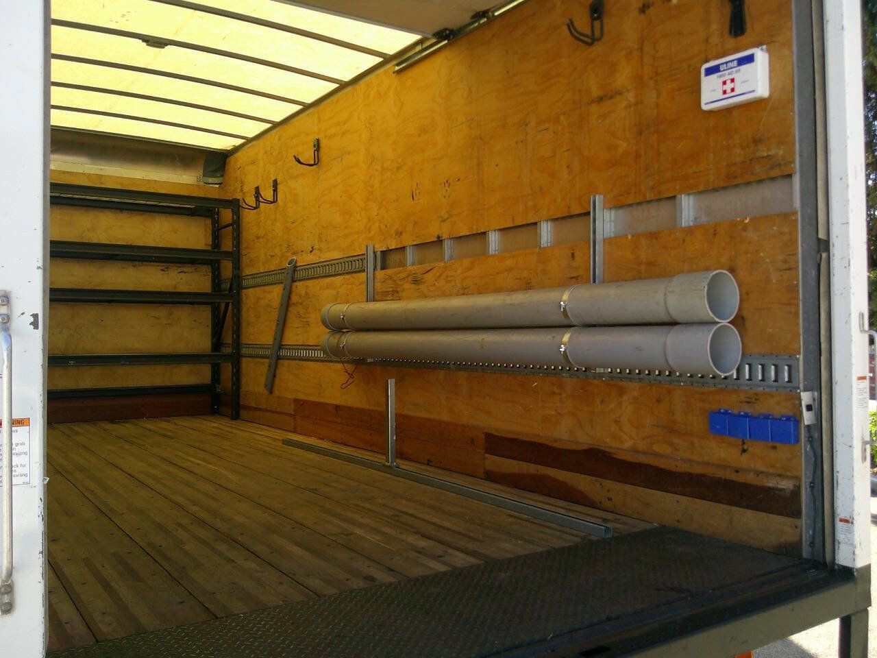 Used 2021 Isuzu NPR image 17