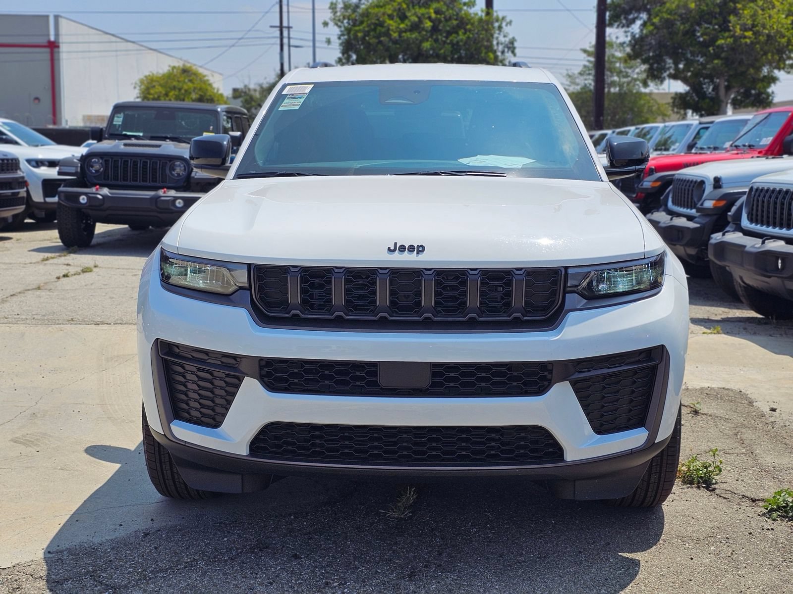 New 2026 Jeep Grand Cherokee Altitude RWD image 2