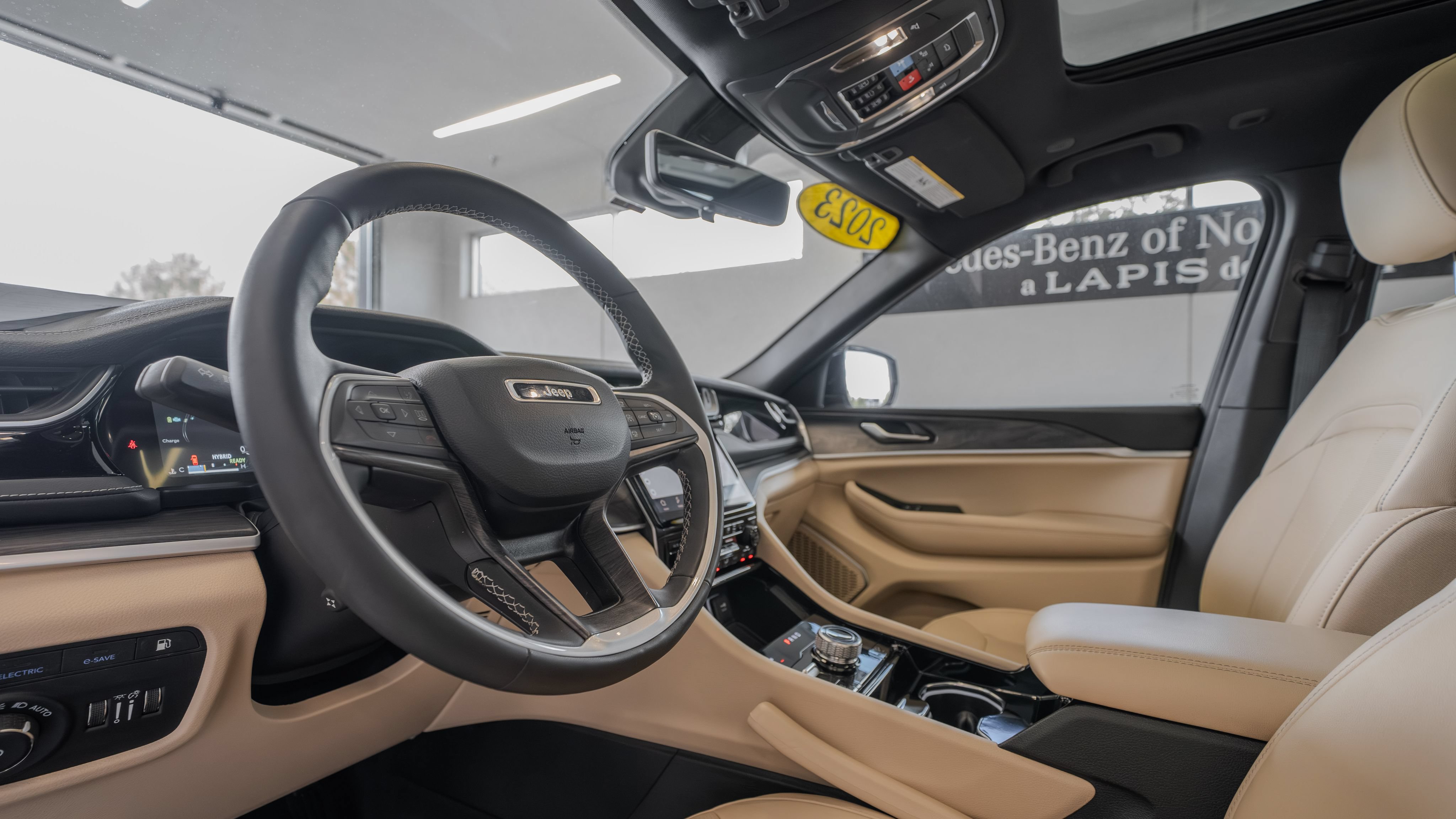 Used 2023 Jeep Grand Cherokee 4WD 4xe w/ Luxury Tech Group II image 6