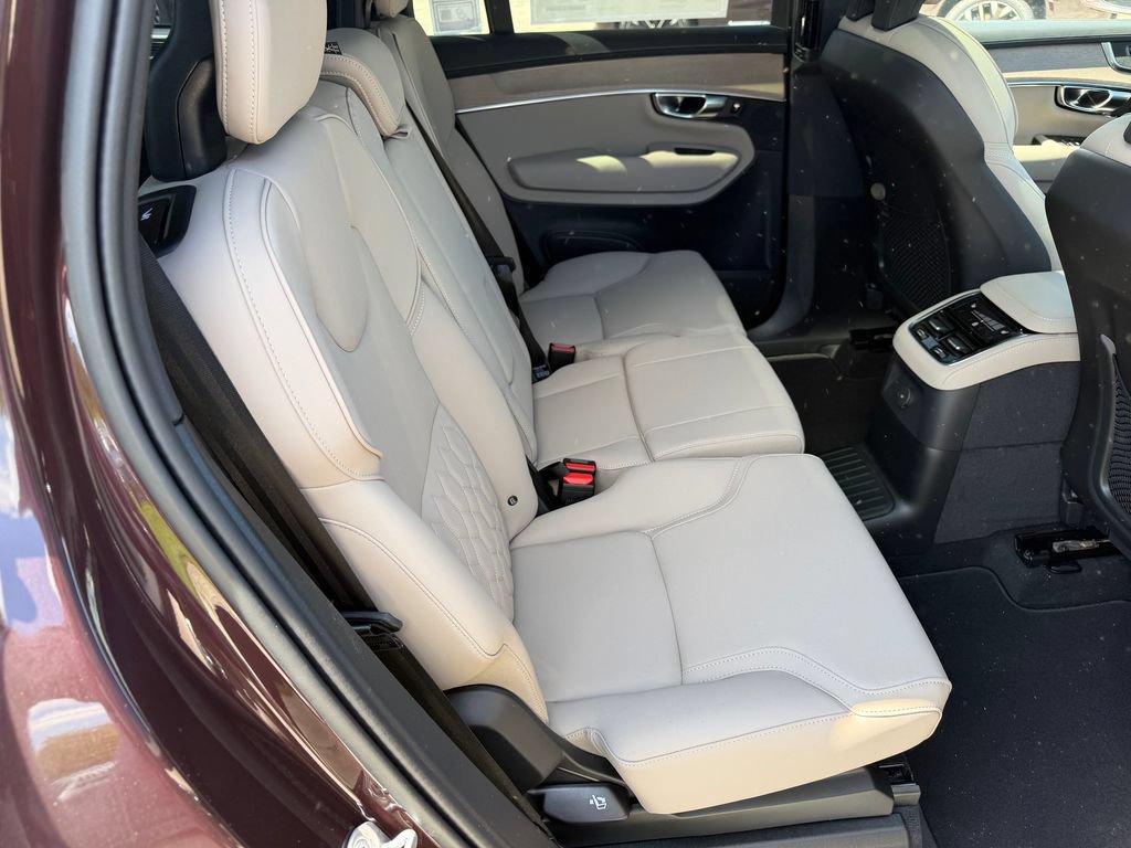 New 2026 Volvo XC90 T8 Plus AWD/4WD image 11
