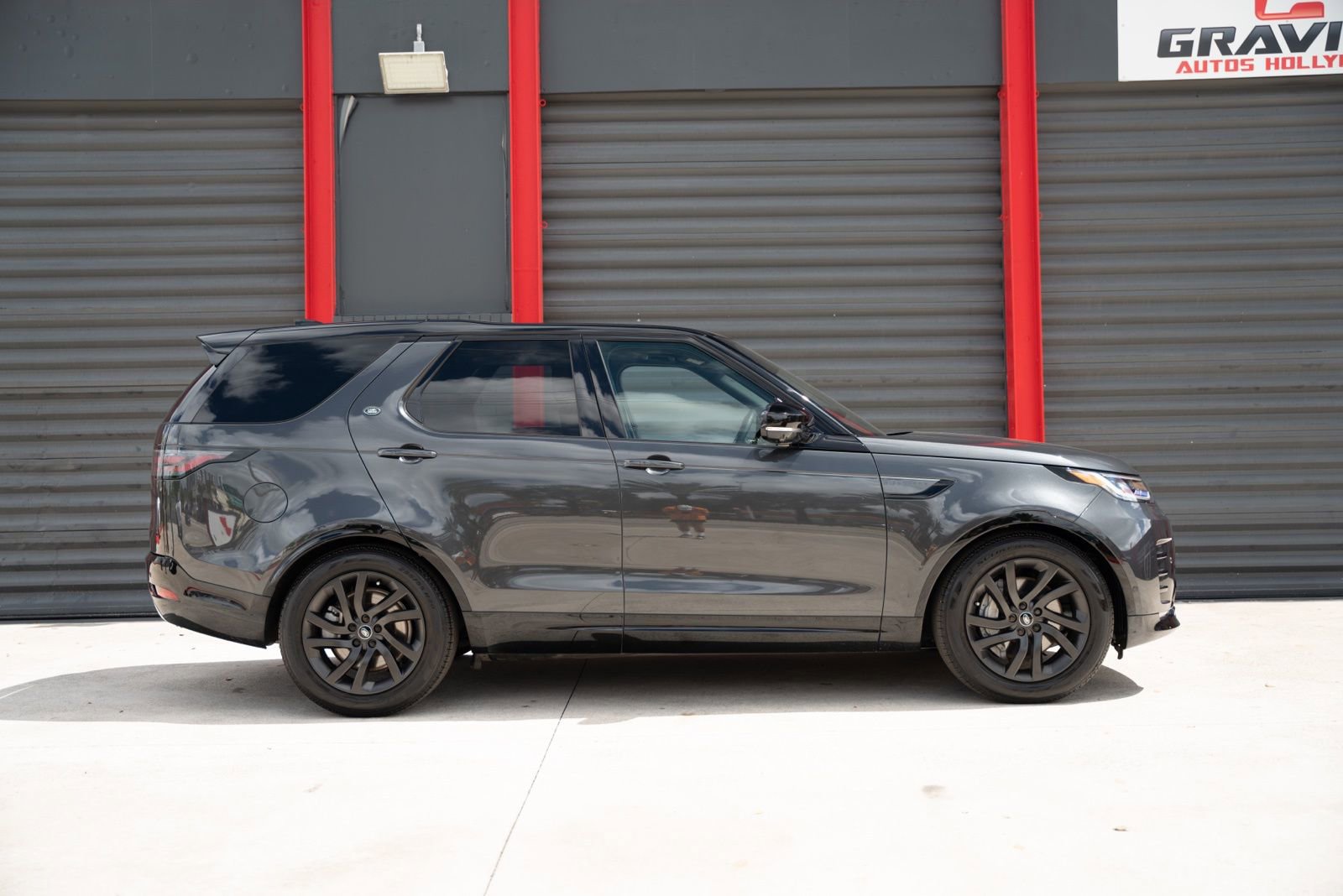 Used 2023 Land Rover Discovery S R-Dynamic AWD/4WD video 2