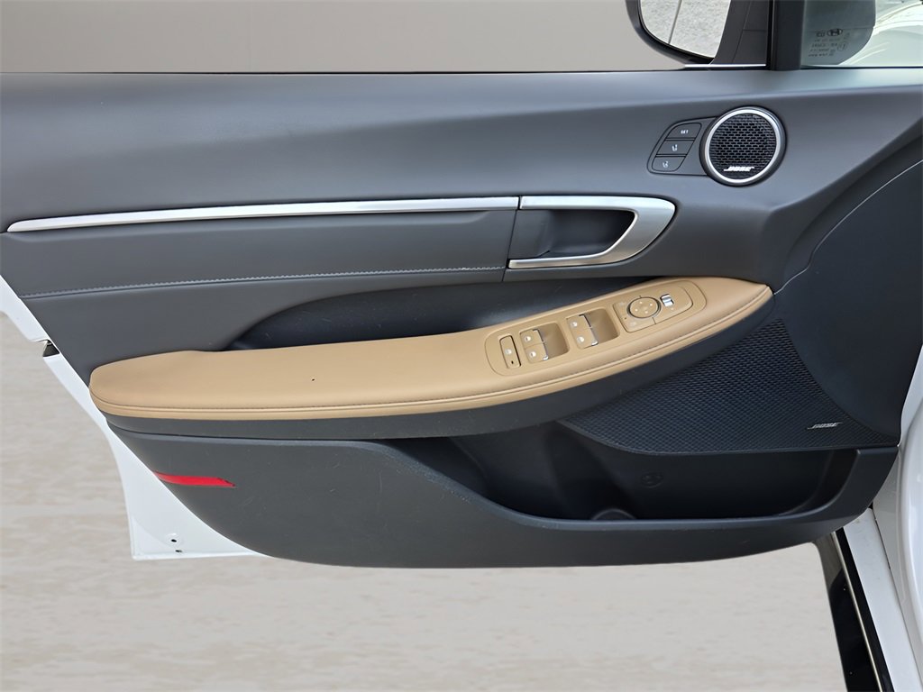 Used 2022 Hyundai Sonata Limited image 16