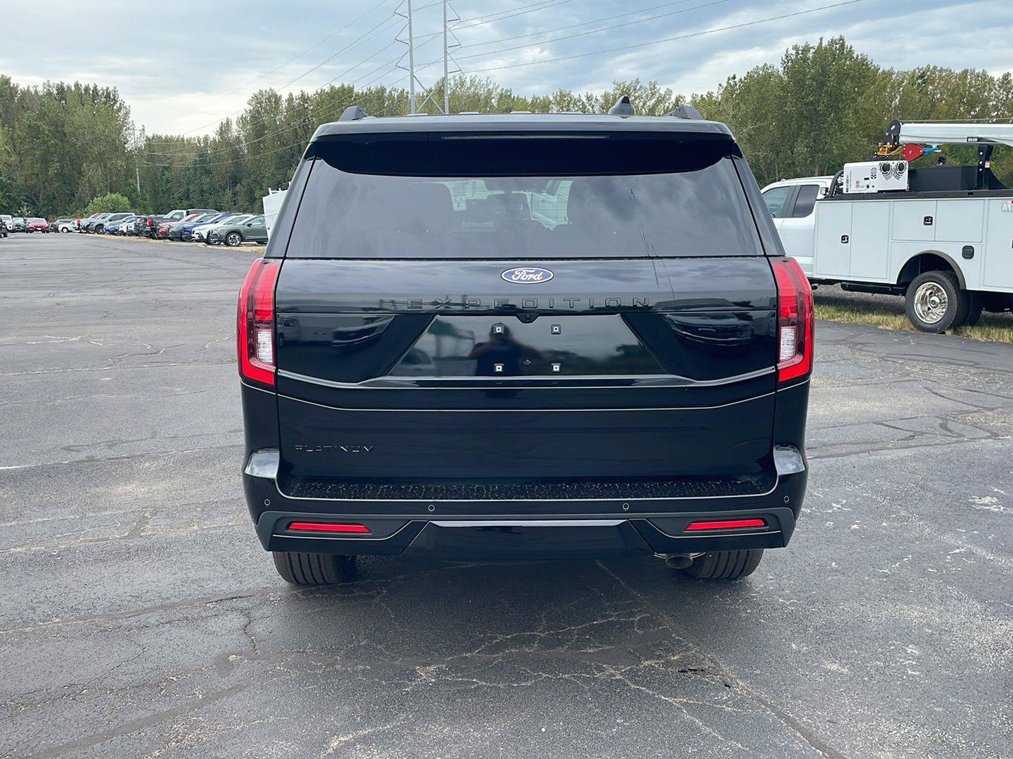 New 2027 Ford Expedition Platinum w/ Stealth Performance Package AWD/4WD image 4