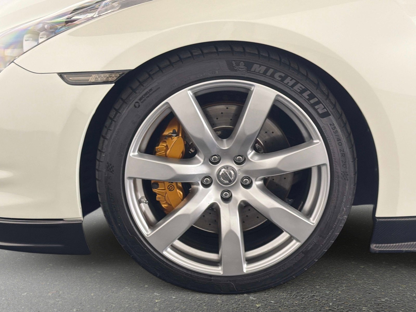 Used 2009 Nissan GT-R Premium AWD/4WD image 12