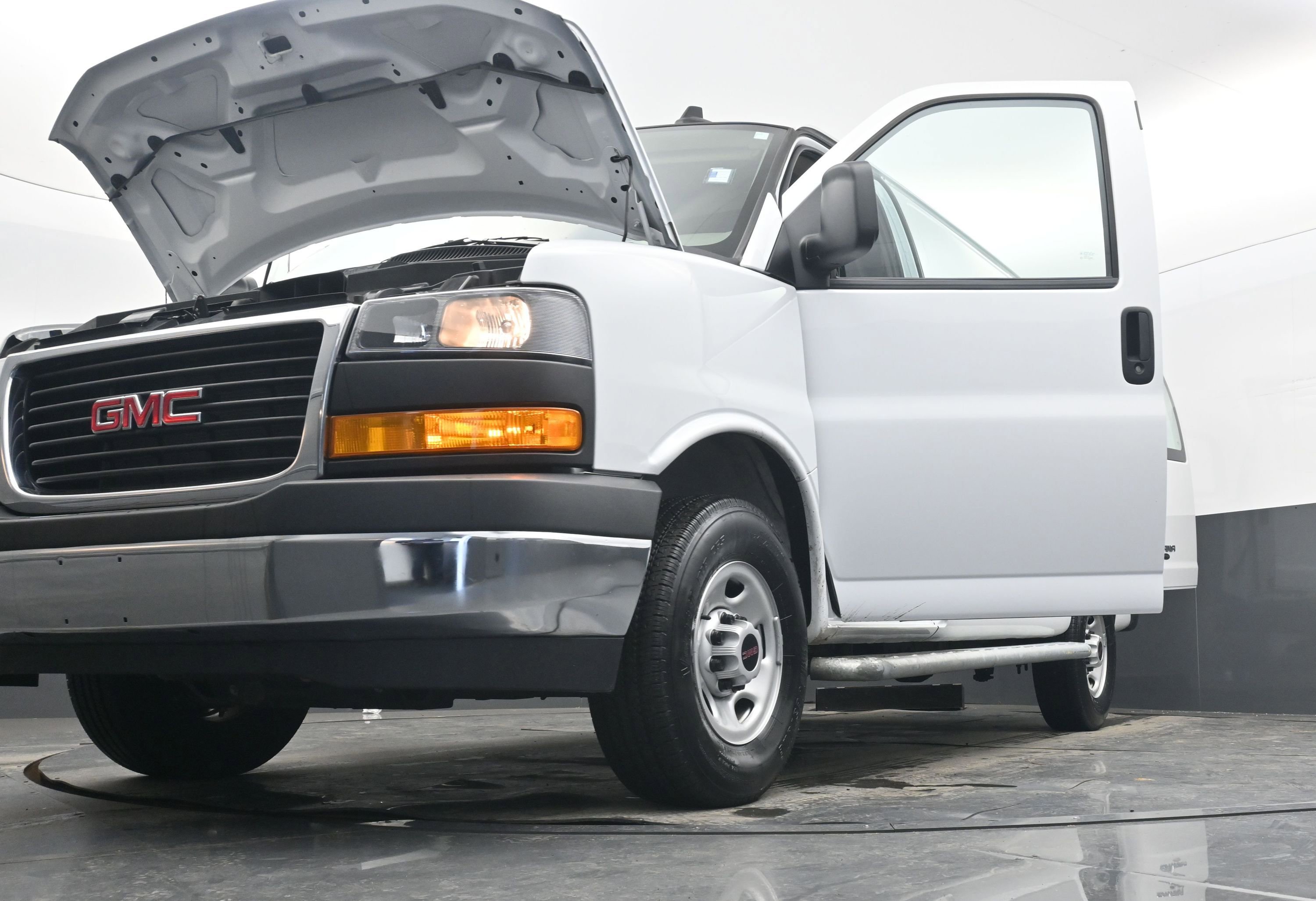 Used 2024 GMC Savana 2500 w/ Driver Convenience Package image 40
