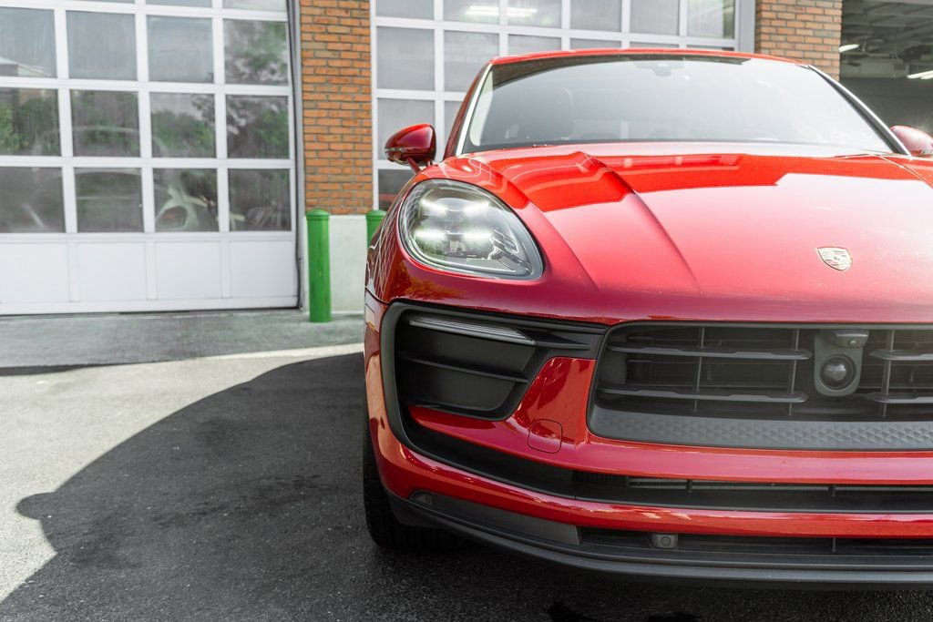 Used 2023 Porsche Macan AWD/4WD image 37