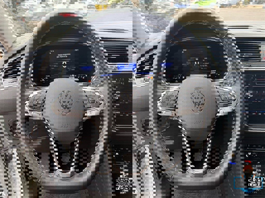 Used 2022 Volkswagen Tiguan SE image 15