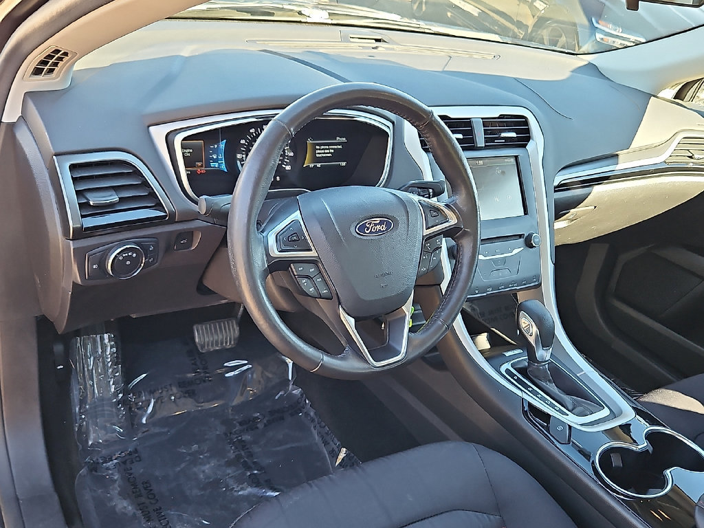 Used 2015 Ford Fusion SE FWD image 26