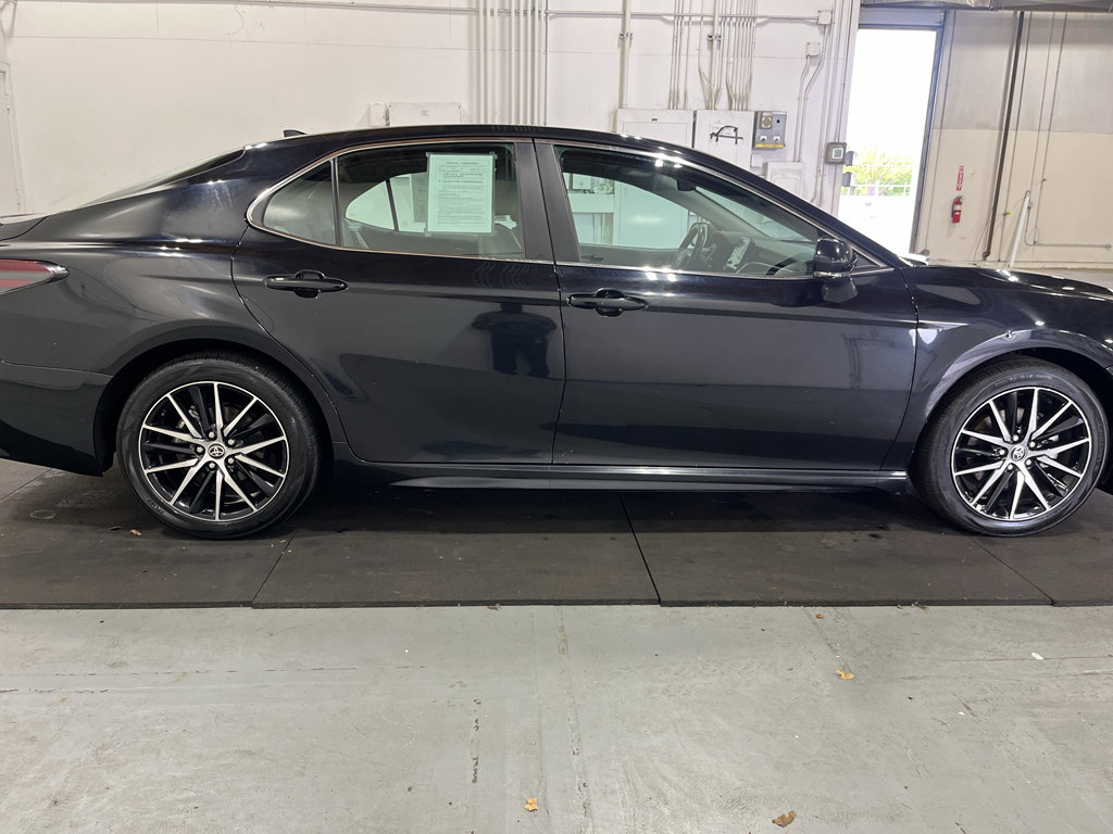 Used 2023 Toyota Camry SE AWD/4WD image 14