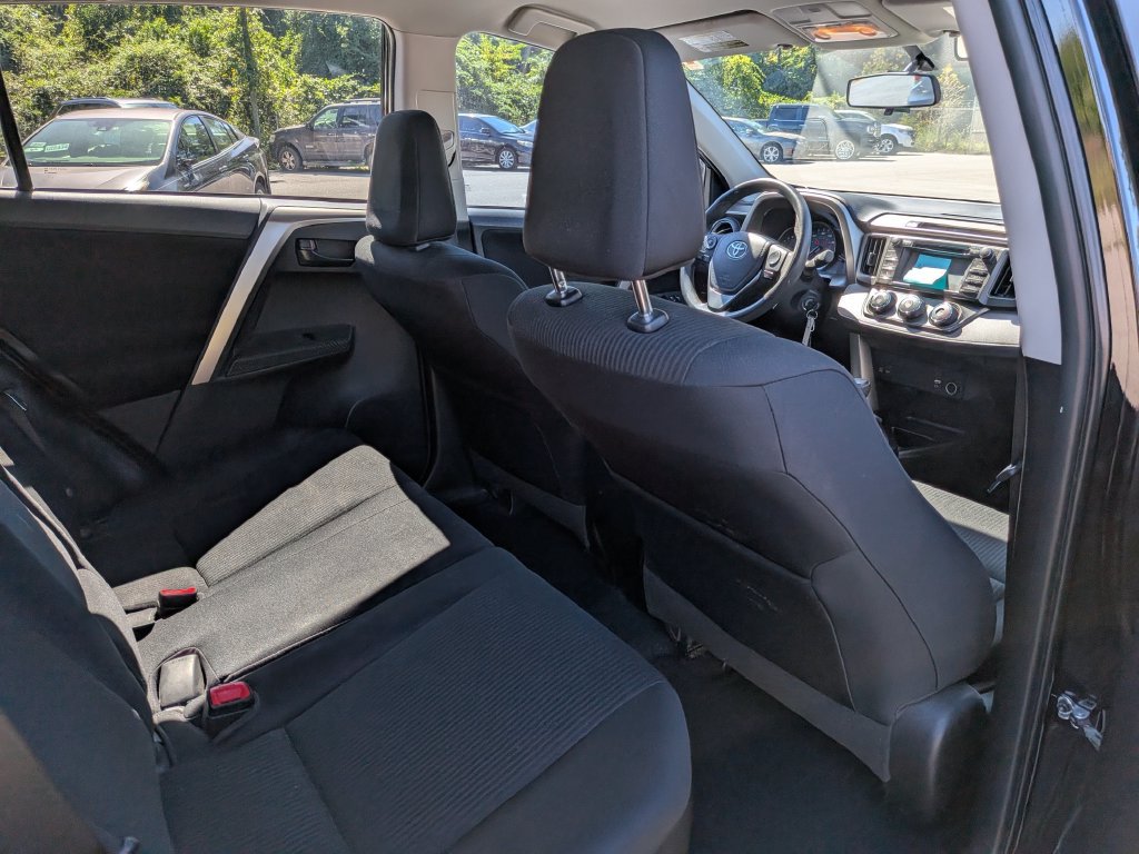 Used 2014 Toyota RAV4 LE FWD image 21