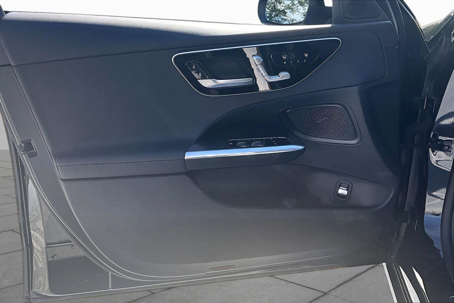 Used 2022 Mercedes-Benz C 300 Sedan image 21