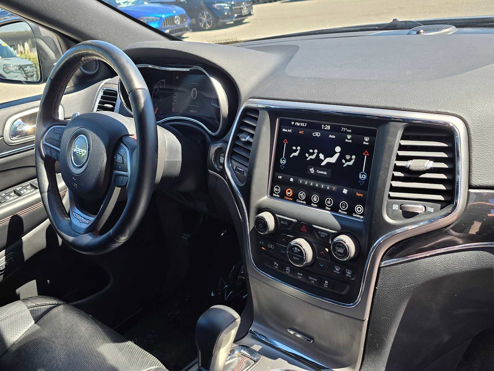 Used 2018 Jeep Grand Cherokee Trailhawk w/ Trailhawk Luxury Group image 10