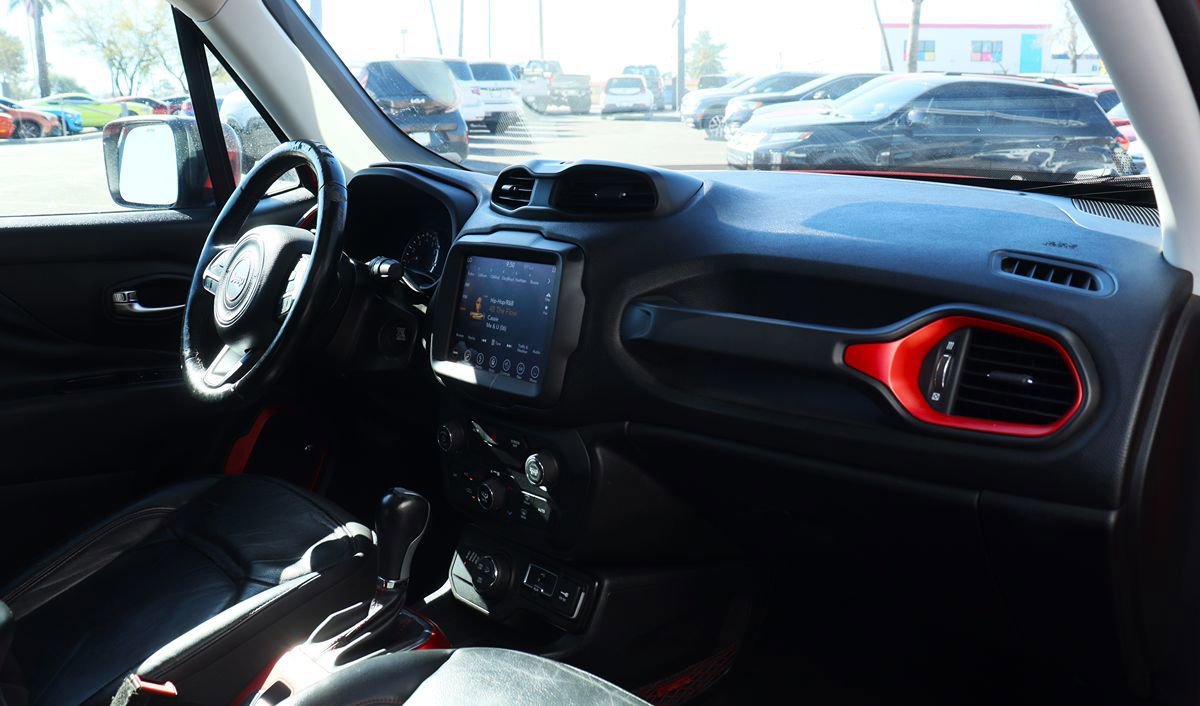 Used 2019 Jeep Renegade Trailhawk AWD/4WD image 35