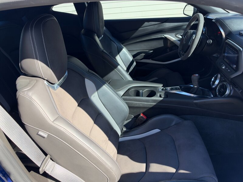 Used 2022 Chevrolet Camaro SS RWD image 26