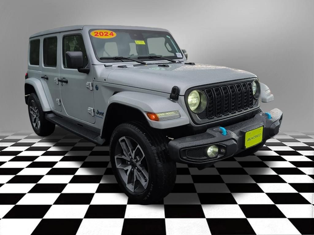 Used 2024 Jeep Wrangler Unlimited w/ Convenience Group AWD/4WD image 5