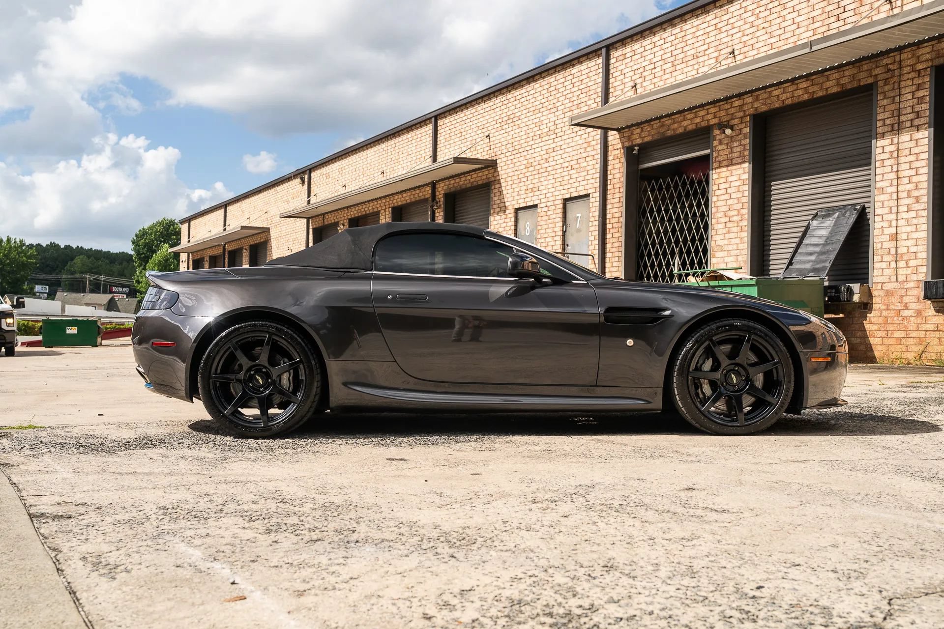 Used 2013 Aston Martin V8 Vantage Roadster RWD image 10