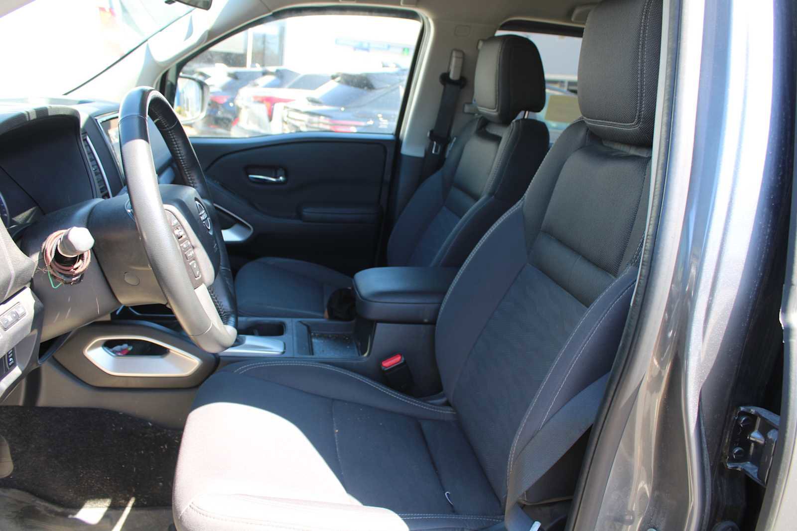 Used 2023 Nissan Frontier SV w/ SV Convenience Package AWD/4WD image 5