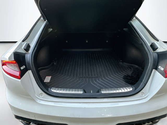 Used 2018 Kia Stinger GT2 AWD/4WD image 29