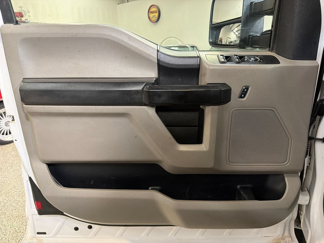 Used 2018 Ford F550 4x4 SuperCab Super Duty image 28