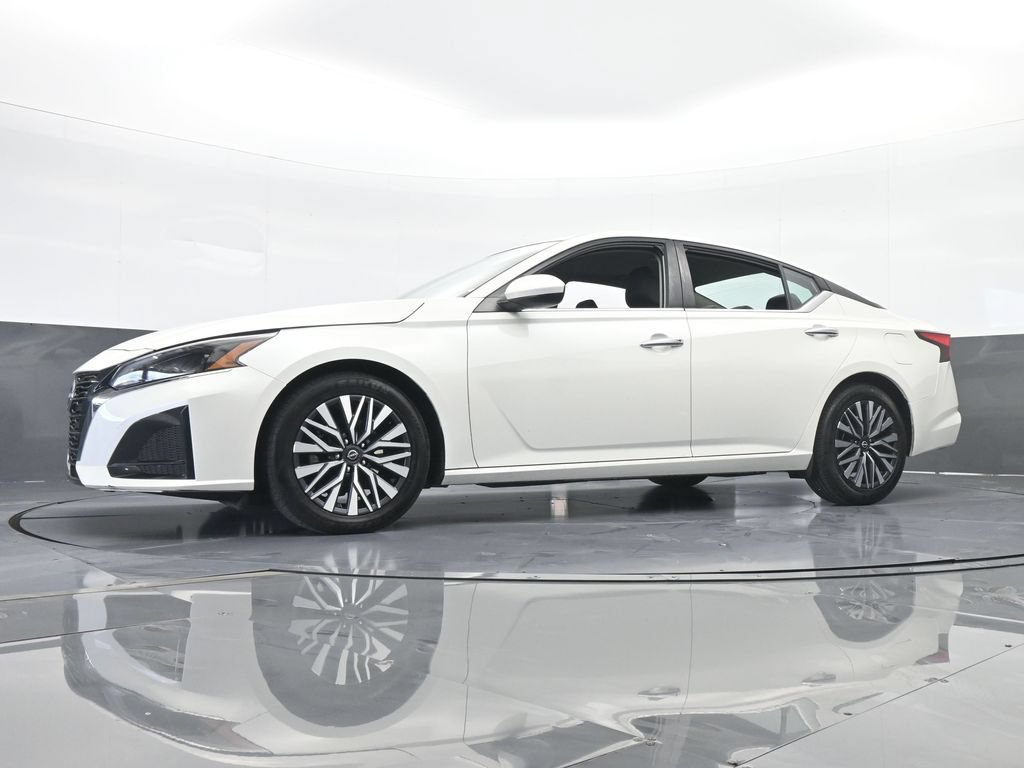 Used 2023 Nissan Altima 2.5 SV FWD image 58