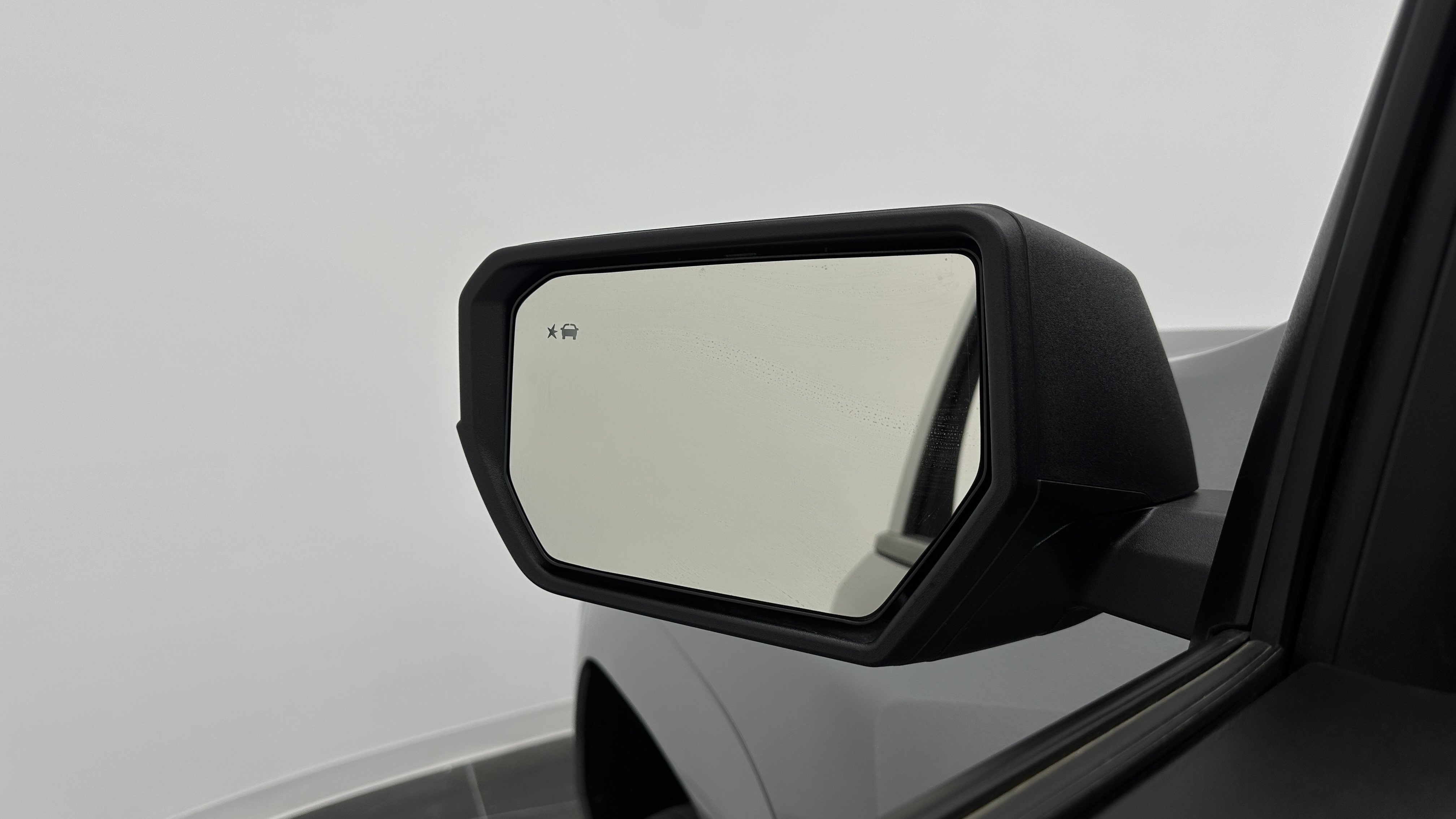 Used 2026 Chevrolet Colorado W/T RWD image 14