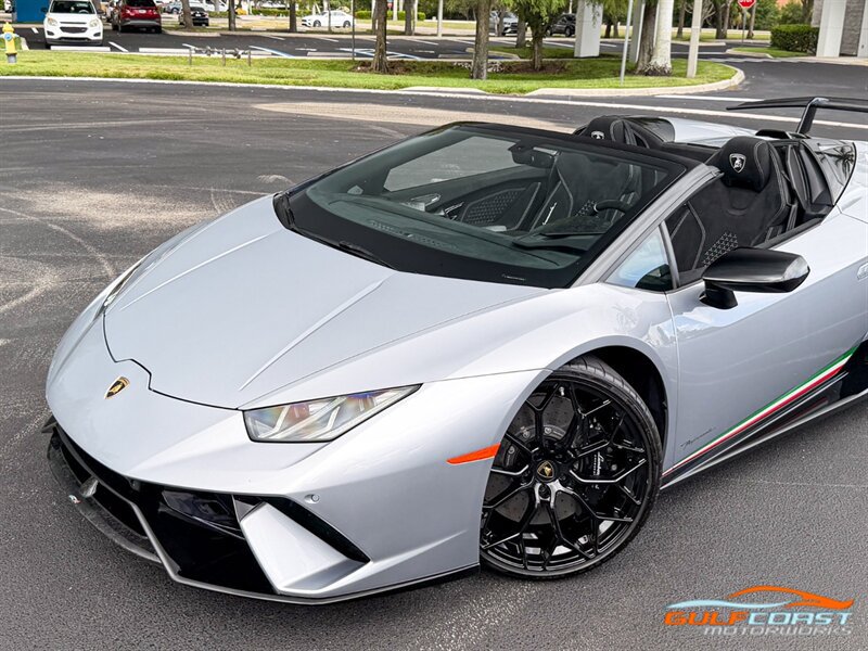 Used 2019 Lamborghini Huracan Performante AWD/4WD image 10
