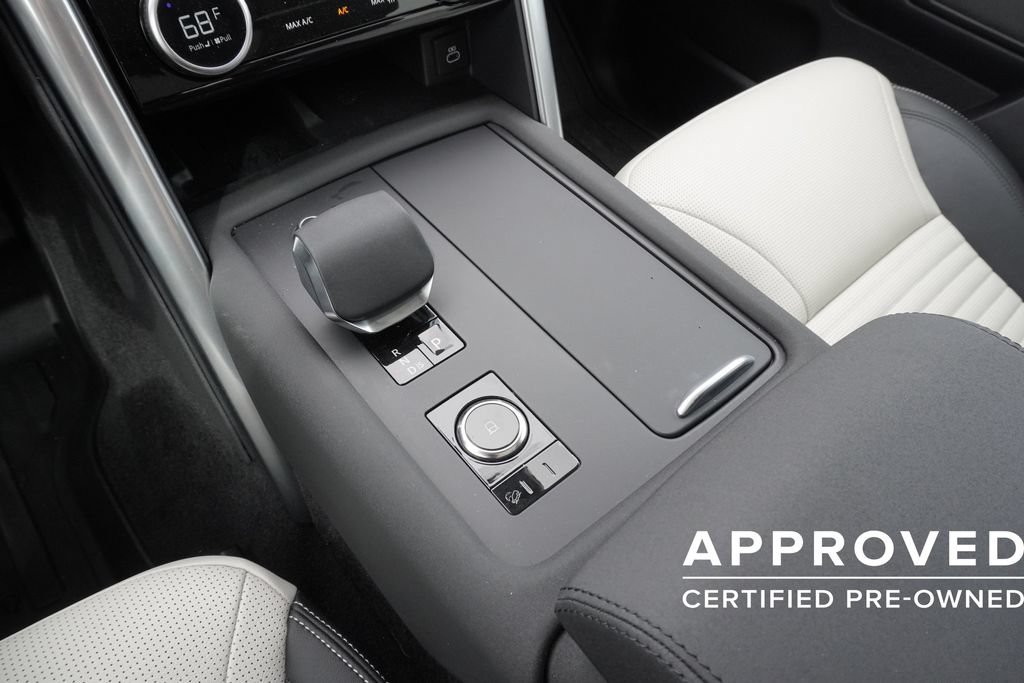 Used 2025 Land Rover Discovery S AWD/4WD image 14