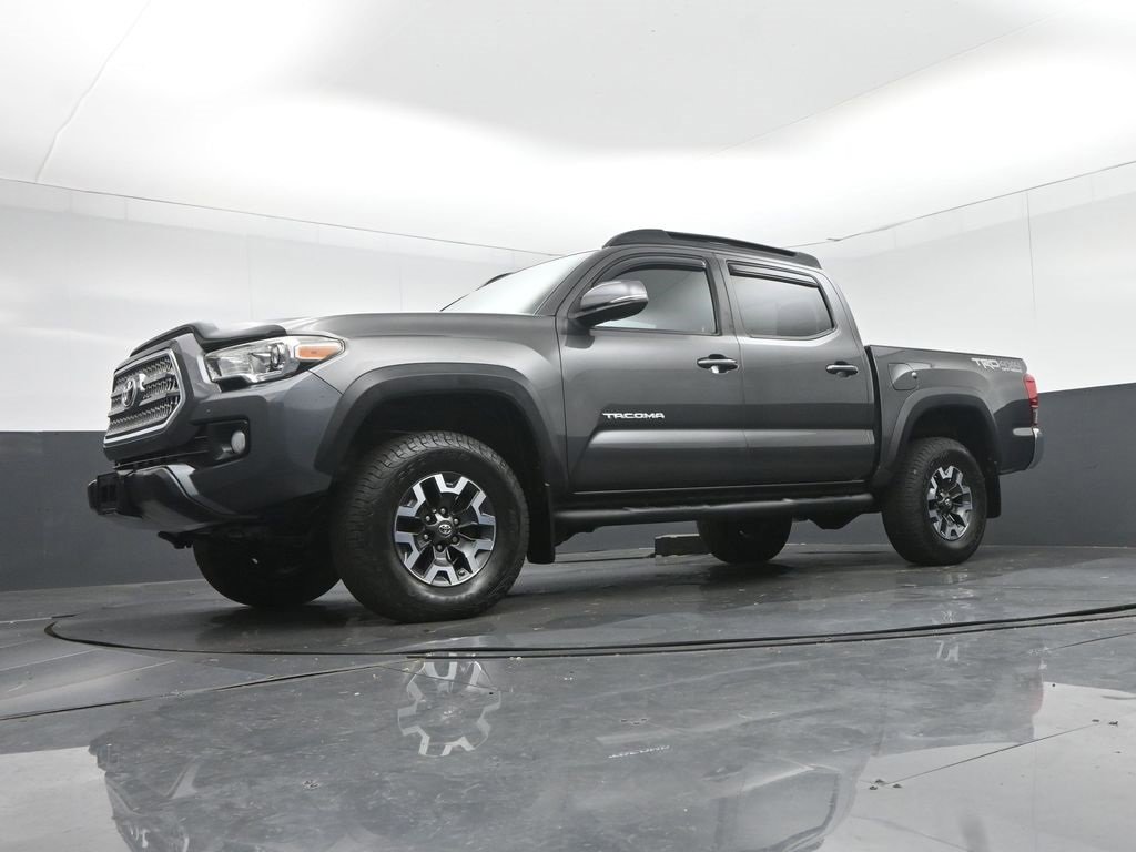 Used 2017 Toyota Tacoma TRD Off-Road image 59