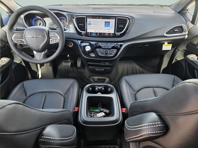 New 2026 Chrysler Voyager LX FWD image 18