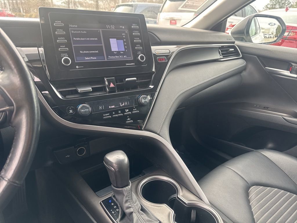 Used 2023 Toyota Camry SE image 18