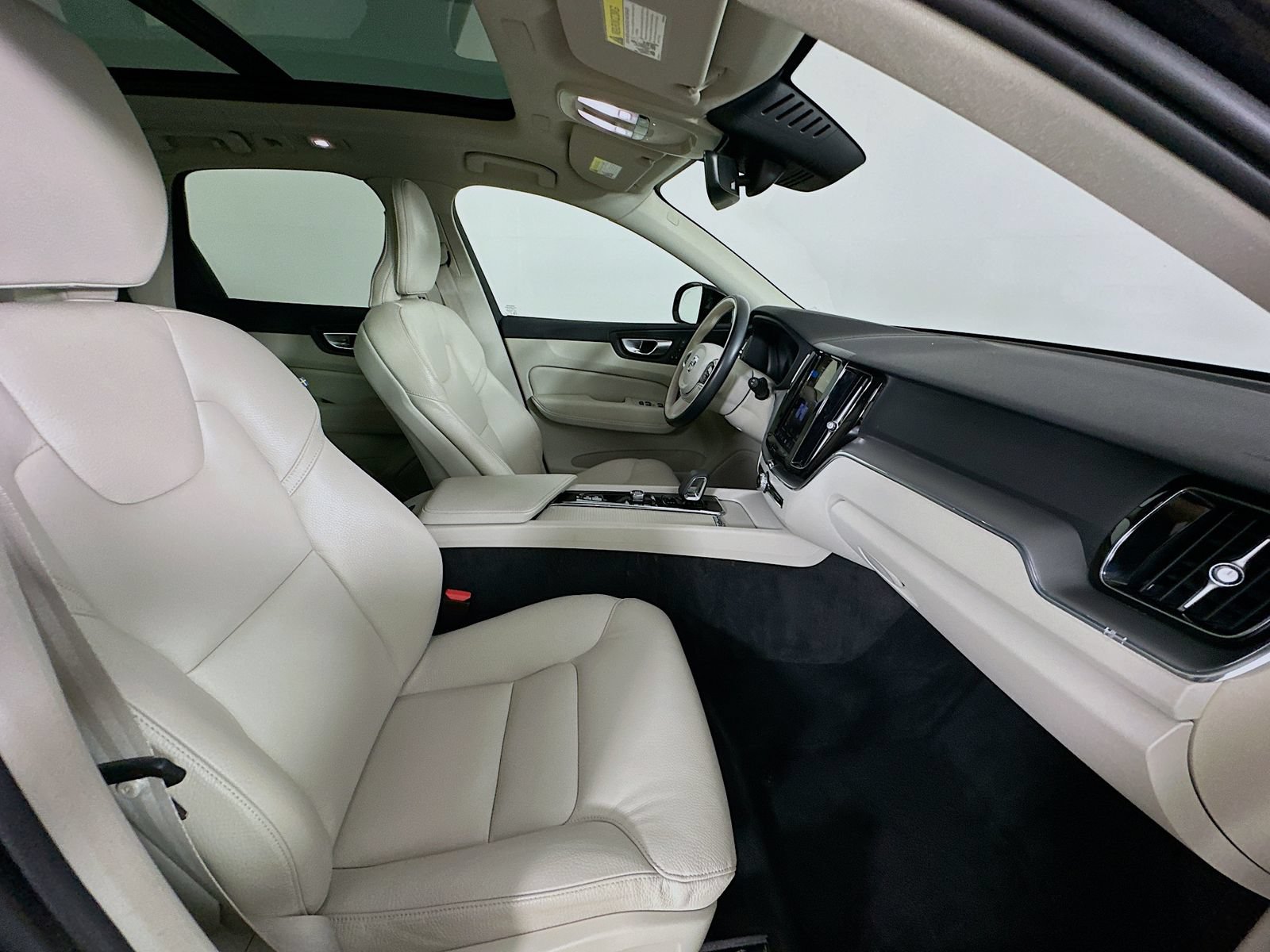 Used 2024 Volvo XC60 T8 Core w/ Climate Package AWD/4WD image 43
