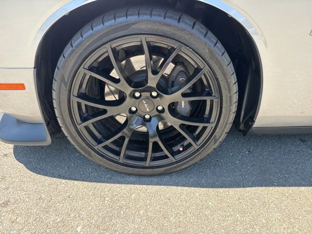 Used 2017 Dodge Challenger R/T Scat Pack RWD image 12
