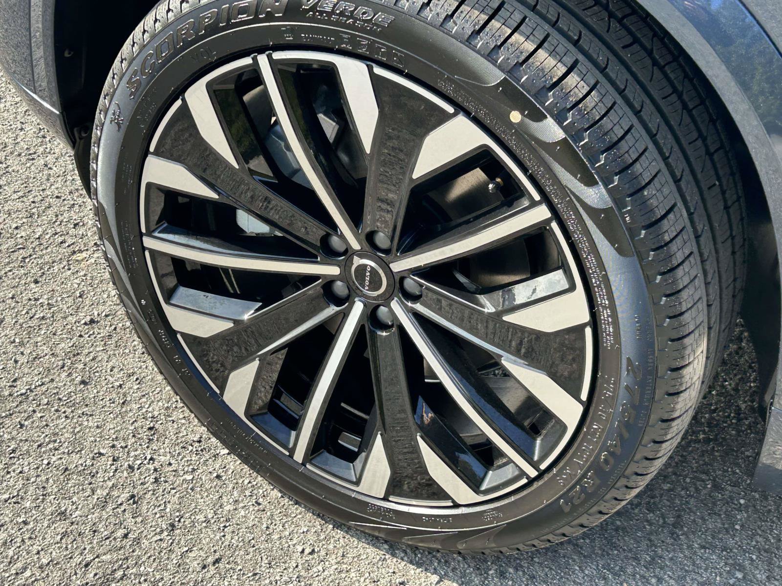 New 2026 Volvo XC90 B6 Ultra w/ Protection Package AWD/4WD image 8