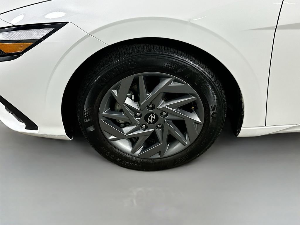 Used 2024 Hyundai Elantra SEL image 8