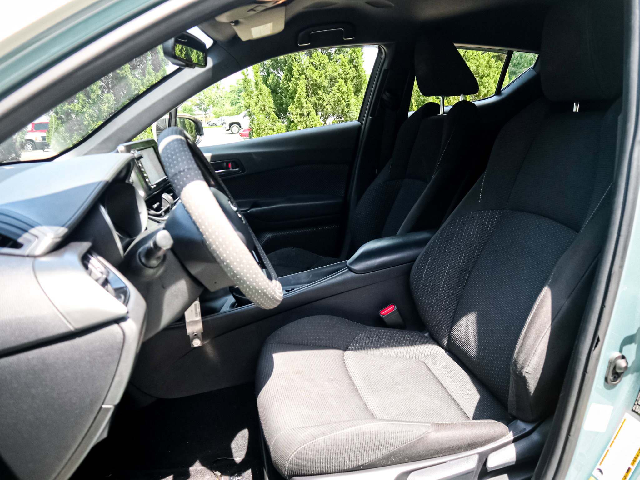 Used 2018 Toyota C-HR XLE image 7