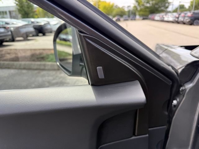 Used 2025 Nissan Sentra SR w/ SR Premium Package FWD image 17