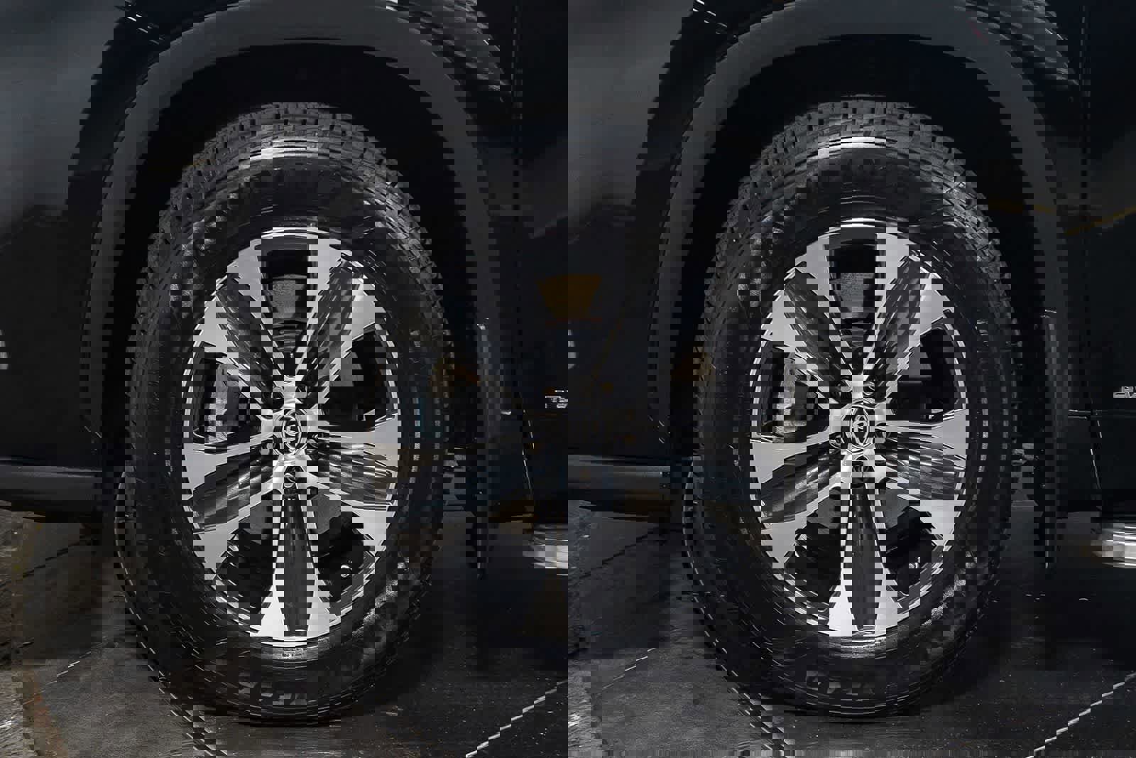 Used 2021 Toyota Highlander XLE image 10