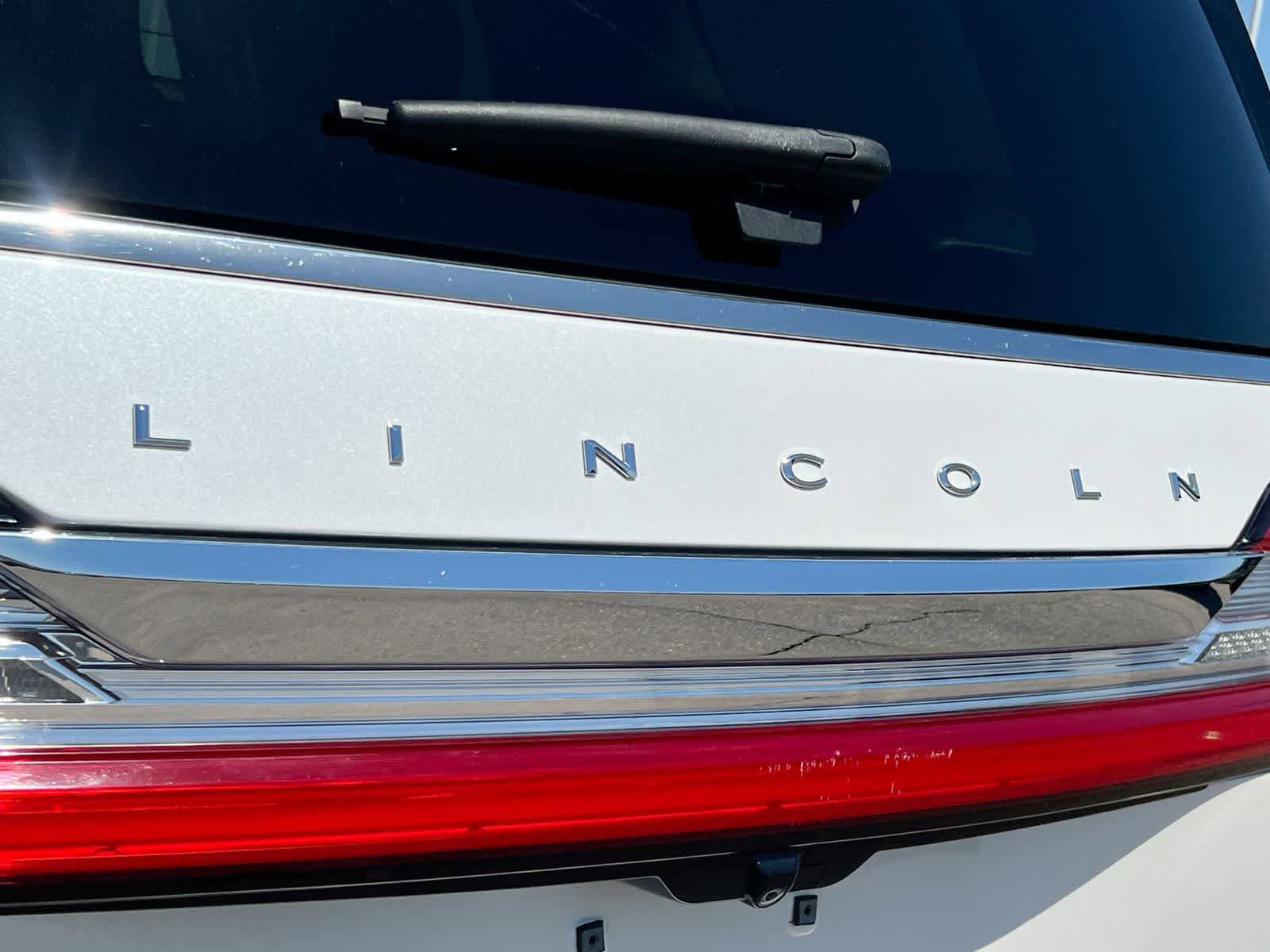 Used 2018 Lincoln Navigator Reserve w/ Technology Package AWD/4WD image 12
