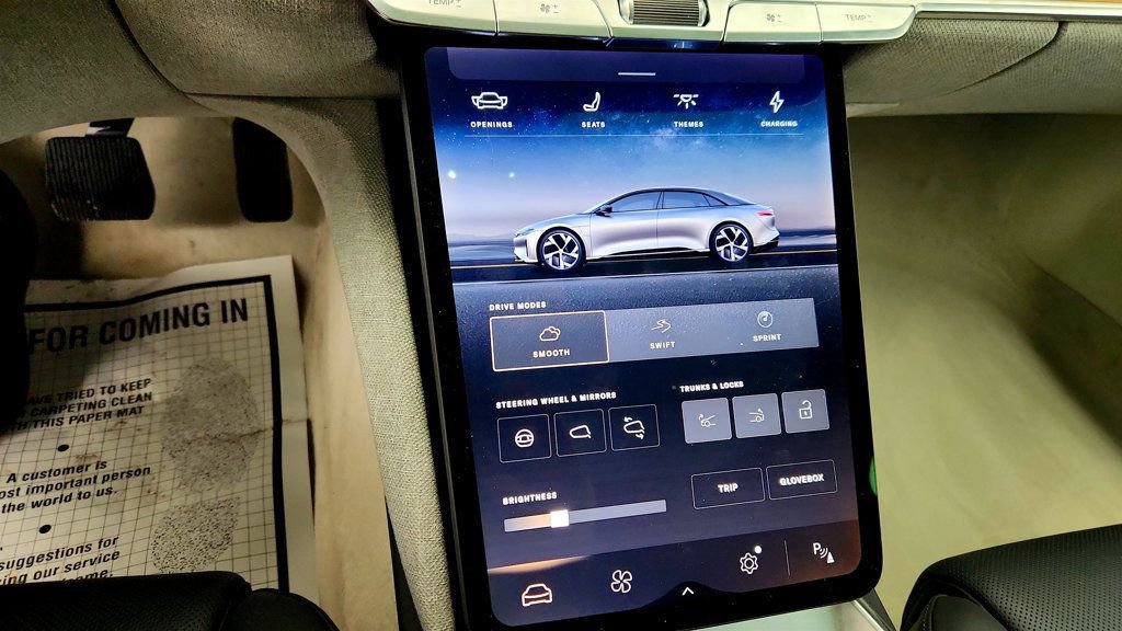 Used 2023 Lucid Air Touring image 18