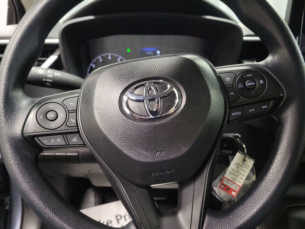 Used 2025 Toyota Corolla LE image 18