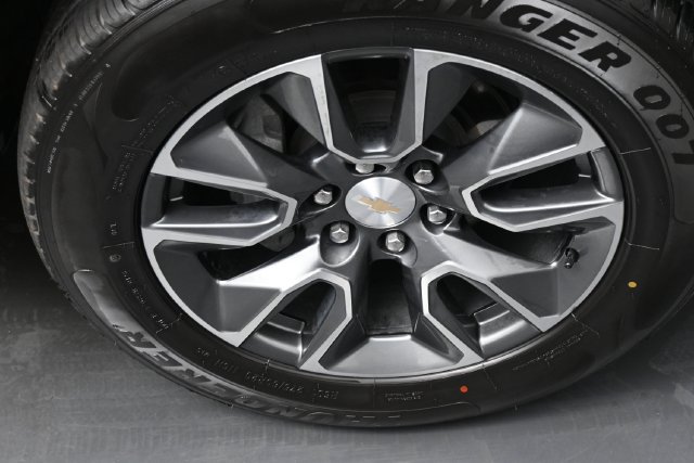 Used 2024 Chevrolet Silverado 1500 LT AWD/4WD image 34