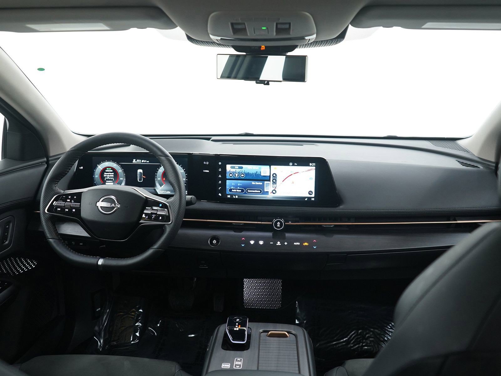 Used 2024 Nissan Ariya AWD image 14