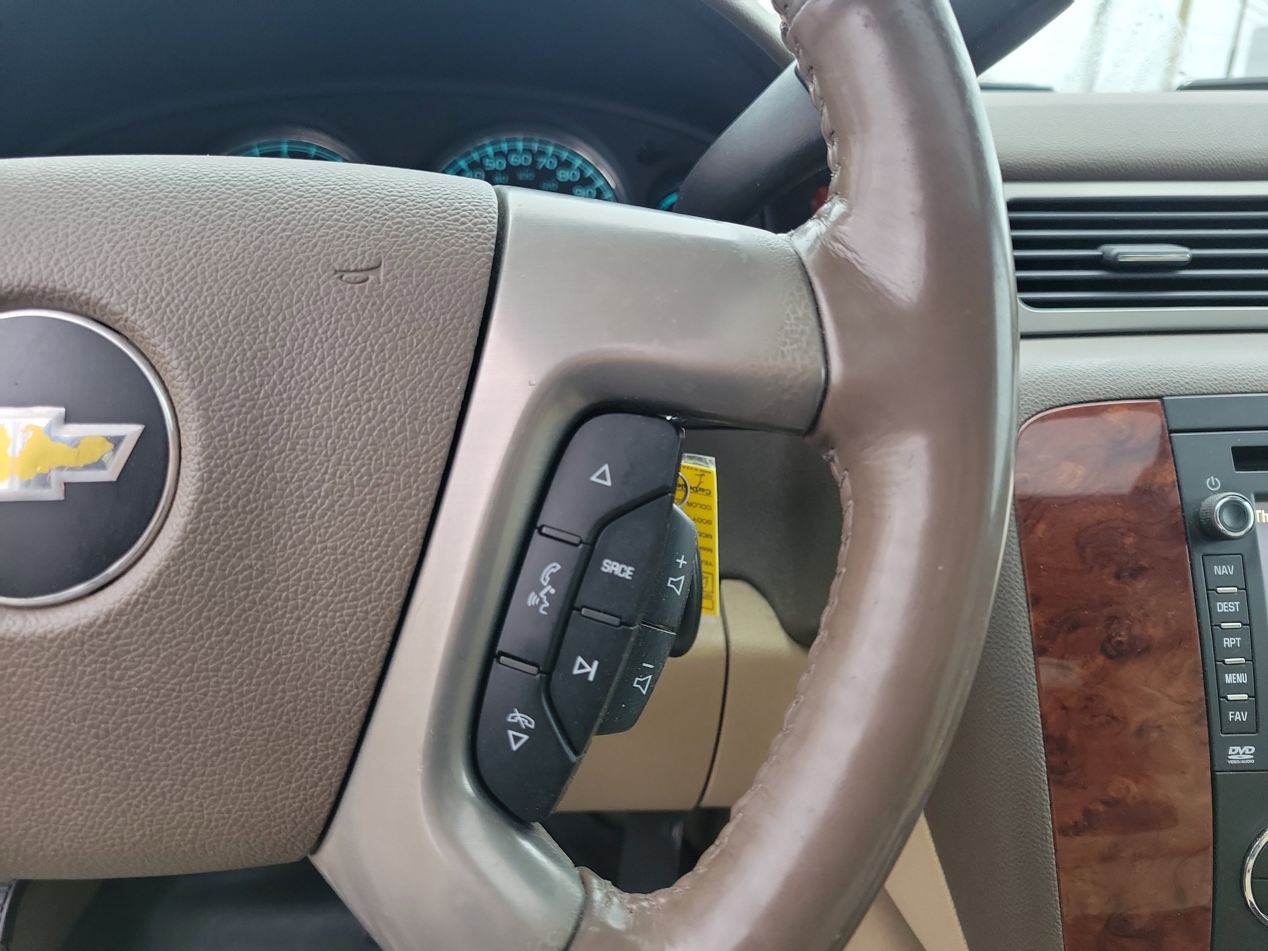 Used 2013 Chevrolet Avalanche LTZ image 23