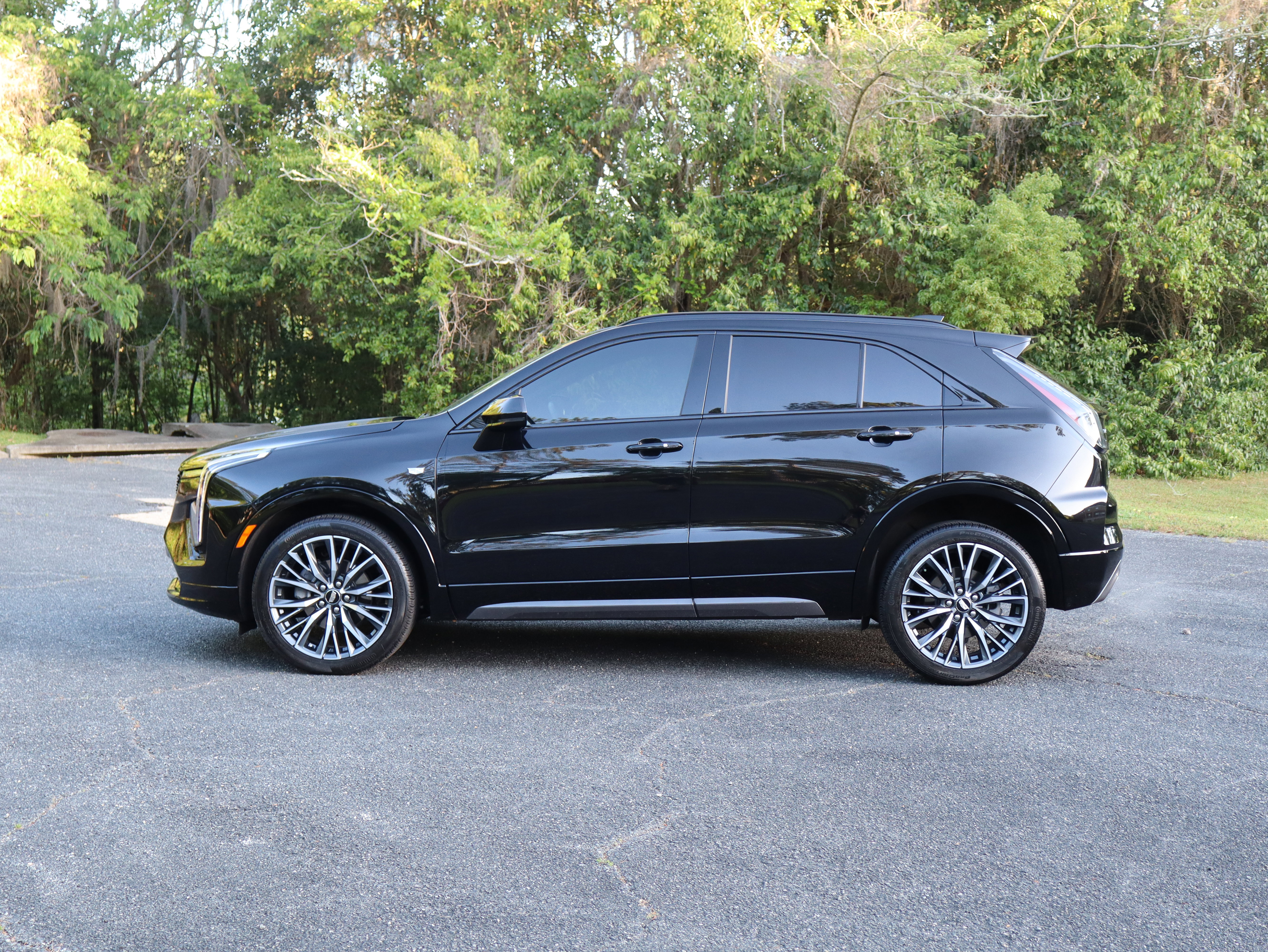 Used 2024 Cadillac XT4 Sport image 3