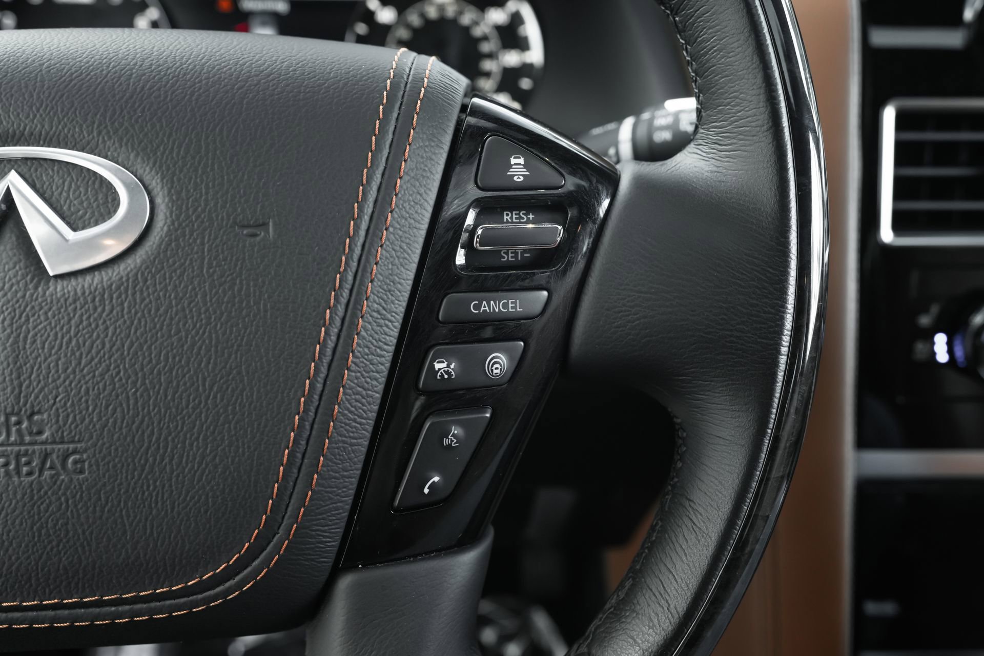 Used 2024 INFINITI QX80 Sensory image 19