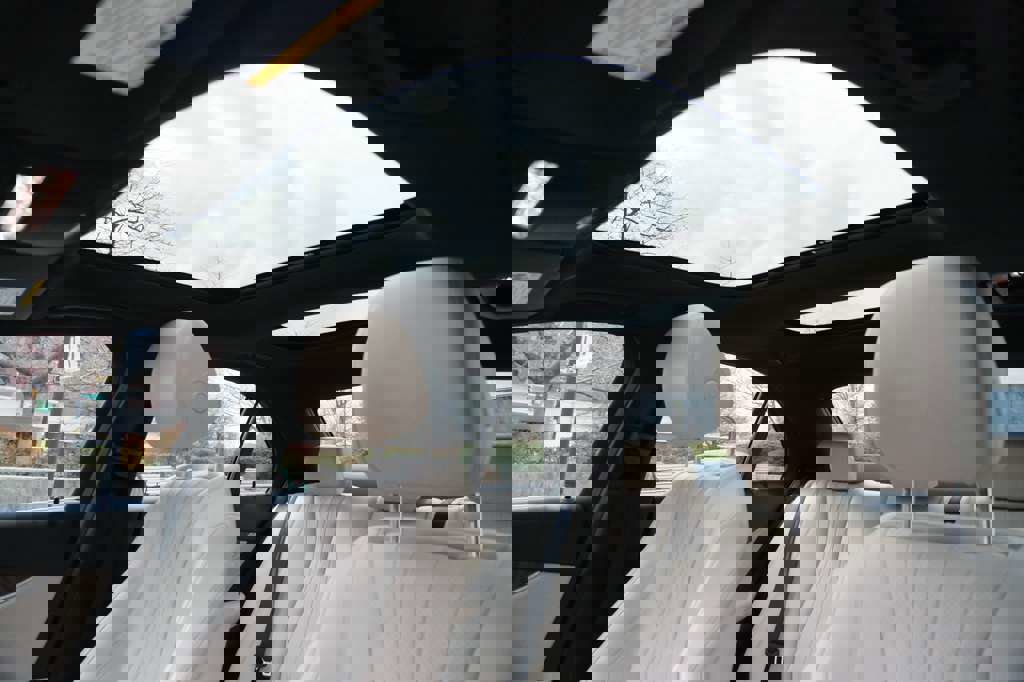 Used 2018 Mercedes-Benz E 300 w/ Premium 3 Package (Q03) image 37