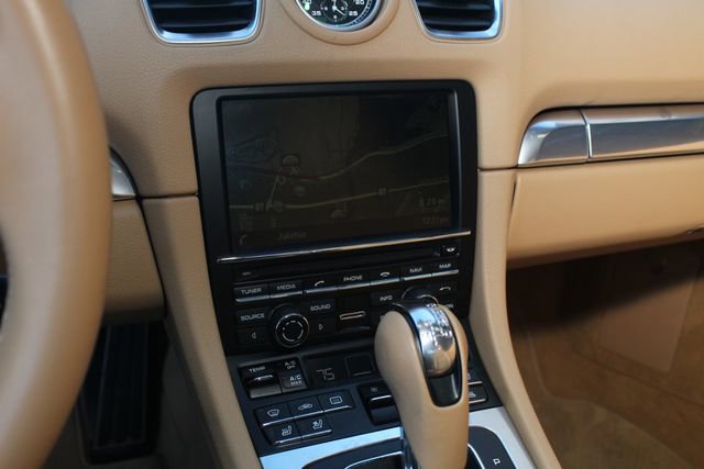 Used 2015 Porsche Boxster S image 16